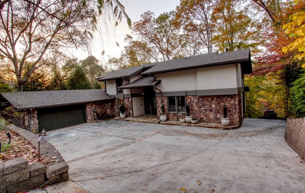 4188 River Cliff Chase, Marietta, GA 30067 — most recent listing photo