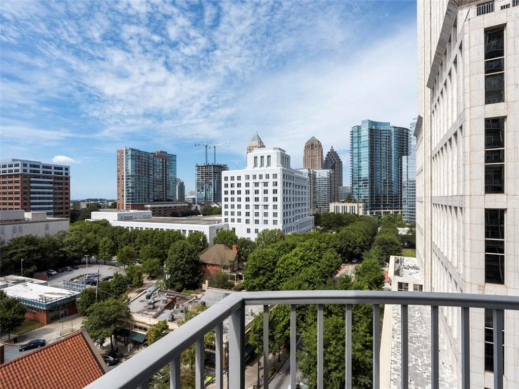 2 bedroom, 2 bathroom, 1,032 sq ft condominium sold at 943 Peachtree Street 911, Atlanta, GA 30309