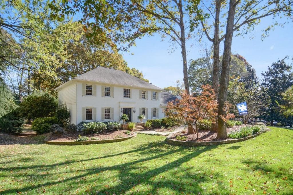5653 Trowbridge Drive, Dunwoody, GA 30338 — most recent listing photo