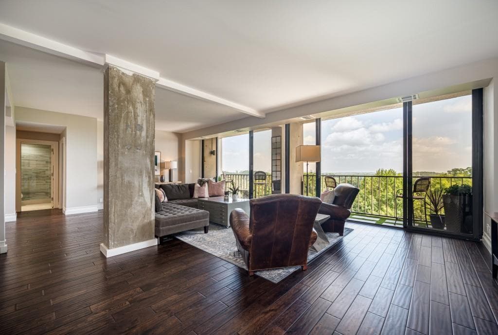 2 bedroom, 2 bathroom, 1,572 sq ft condominium sold at 145 15th Street 817, Atlanta, GA 30309