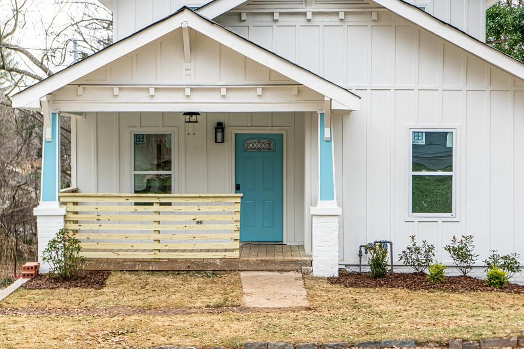 4 bedroom, 4 bathroom, 2,048 sq ft single family residence sold at 1970 SE Billups Street, Atlanta, GA 30310