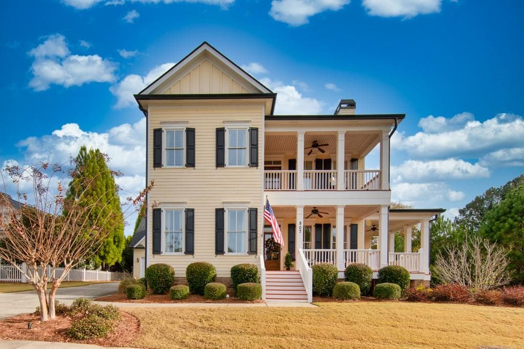 3 bedroom, 4 bathroom, 3,148 sq ft single family residence sold at 807 Clubside Court, Monroe, GA 30655