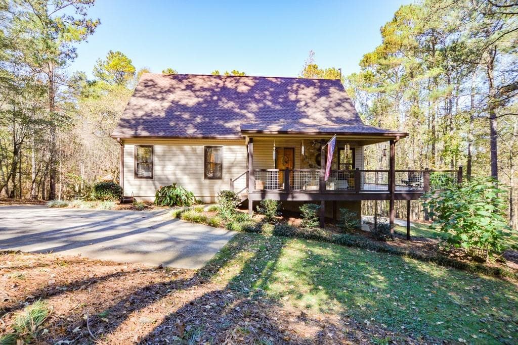 3 bedroom, 3 bathroom, 1,508 sq ft single family residence sold at 100 Nugget Road, Carrollton, GA 30117