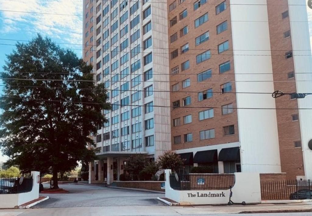 1 bedroom, 1 bathroom, 850 sq ft condominium sold at 215 Piedmont Avenue 802, Atlanta, GA 30303