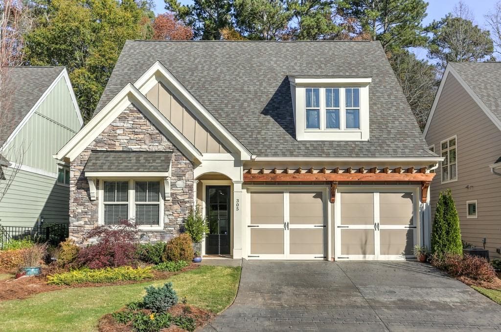 3 bedroom, 3 bathroom, 2,929 sq ft single family residence sold at 305 Little Pine Lane, Woodstock, GA 30188