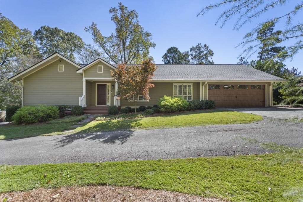 4 bedroom, 3 bathroom, 2,893 sq ft single family residence sold at 1897 Mount Vernon Road, Dunwoody, GA 30338
