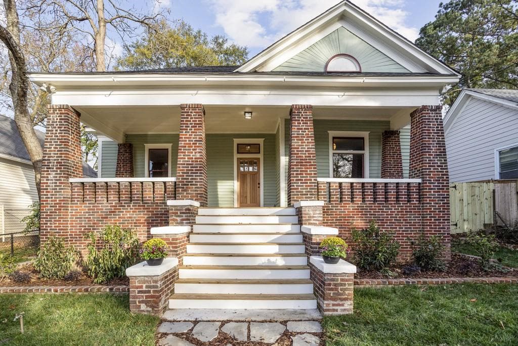 4 bedroom, 2 bathroom, 1,925 sq ft single family residence sold at 1049 Longley Avenue, Atlanta, GA 30318