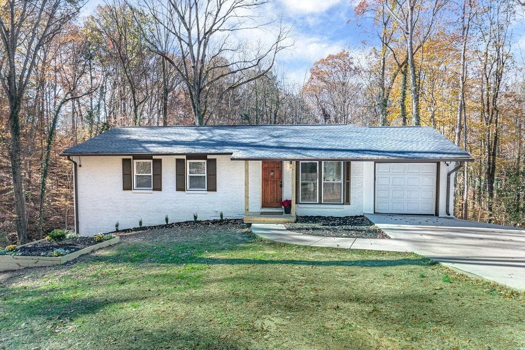 4 bedroom, 3 bathroom, 1,910 sq ft single family residence sold at 658 Indigo Lane, Atlanta, GA 30318
