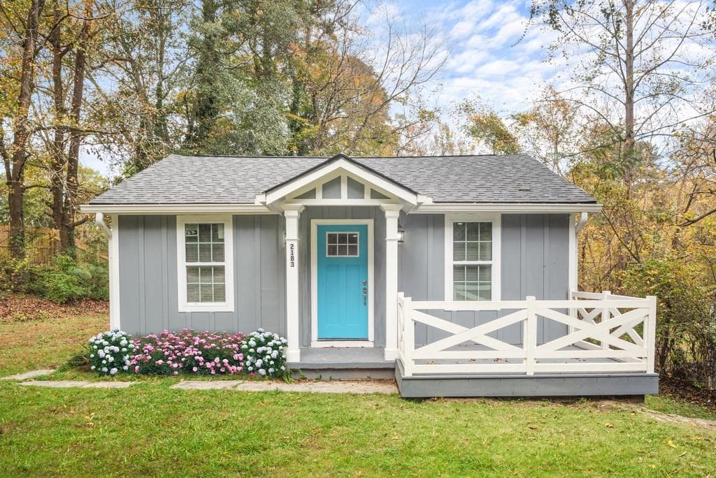 3 bedroom, 2 bathroom, 1,430 sq ft single family residence sold at 2183 Pansy Street, Atlanta, GA 30314