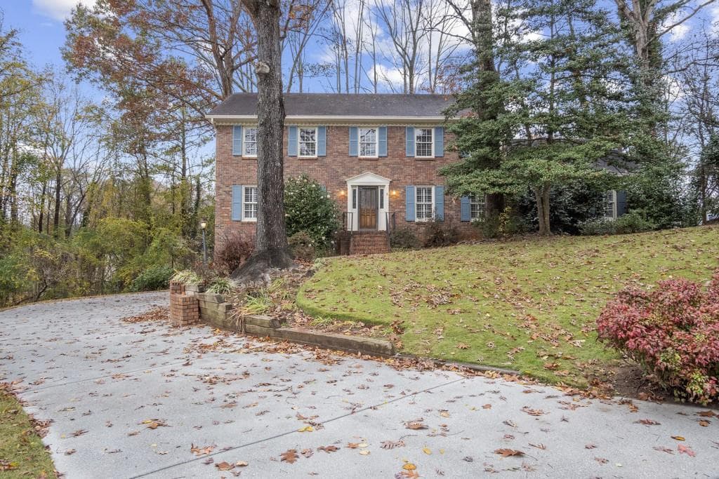 1800 Leiden Court, Dunwoody, GA 30338 — most recent listing photo