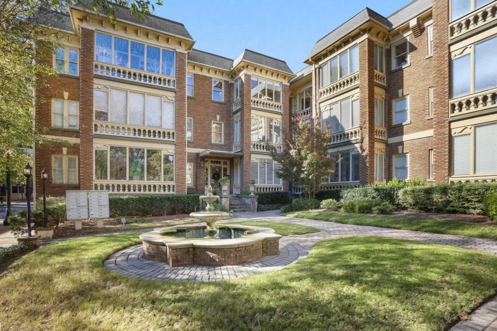 272 14th Street 15, Atlanta, GA 30309 — most recent listing photo