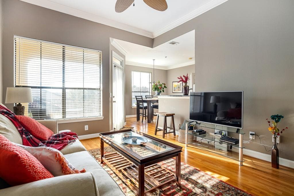 1 bedroom, 1 bathroom, 919 sq ft condominium sold at 3777 Peachtree Road 1138, Brookhaven, GA 30319