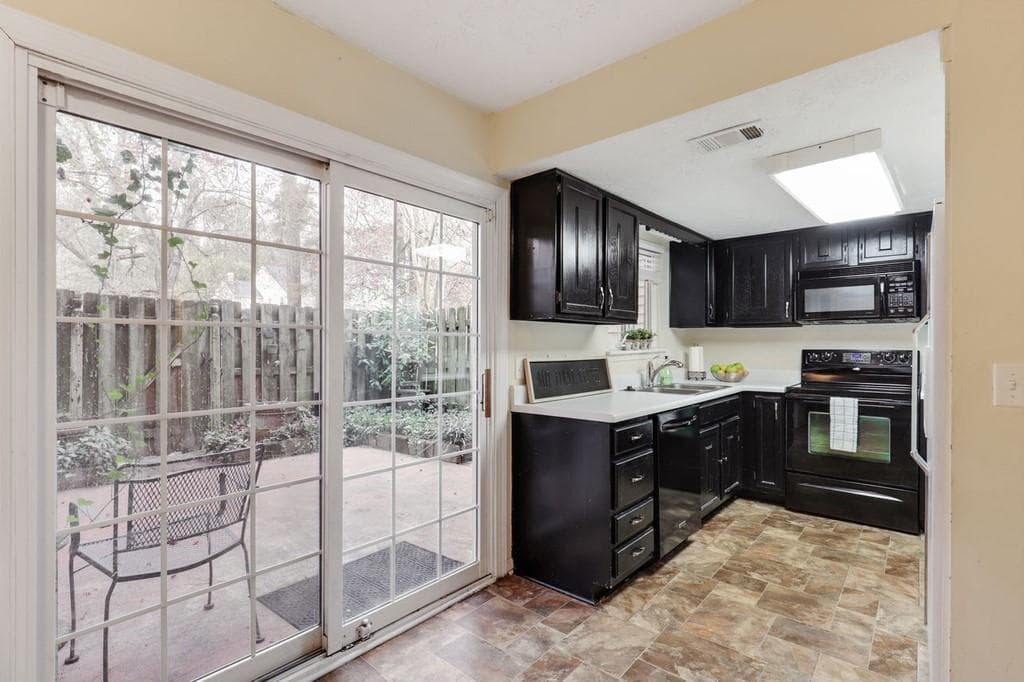 4433 Chowning Way, Dunwoody, GA 30338 — most recent listing photo