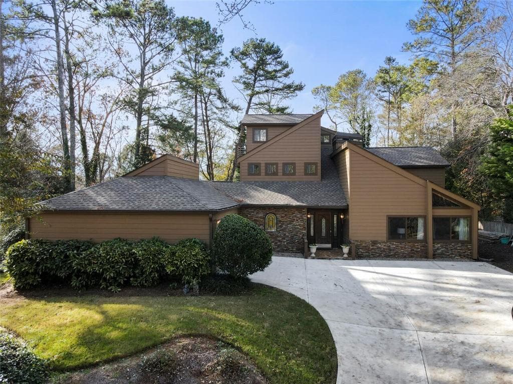 4 bedroom, 4 bathroom, 2,261 sq ft single family residence sold at 3949 Dunbarton Way, Roswell, GA 30075