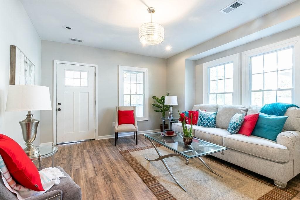 3 bedroom, 2 bathroom, 1,550 sq ft single family residence sold at 1476 Olive Street, Atlanta, GA 30310