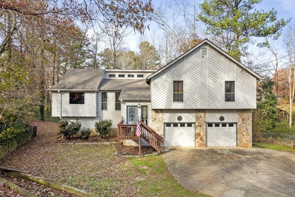 4 bedroom, 3 bathroom, 2,282 sq ft single family residence sold at 1655 Cedar Grove Drive, Marietta, GA 30066