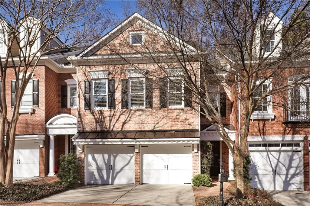 4 bedroom, 4 bathroom, 3,174 sq ft townhouse sold at 2423 Loxford Lane, Alpharetta, GA 30009
