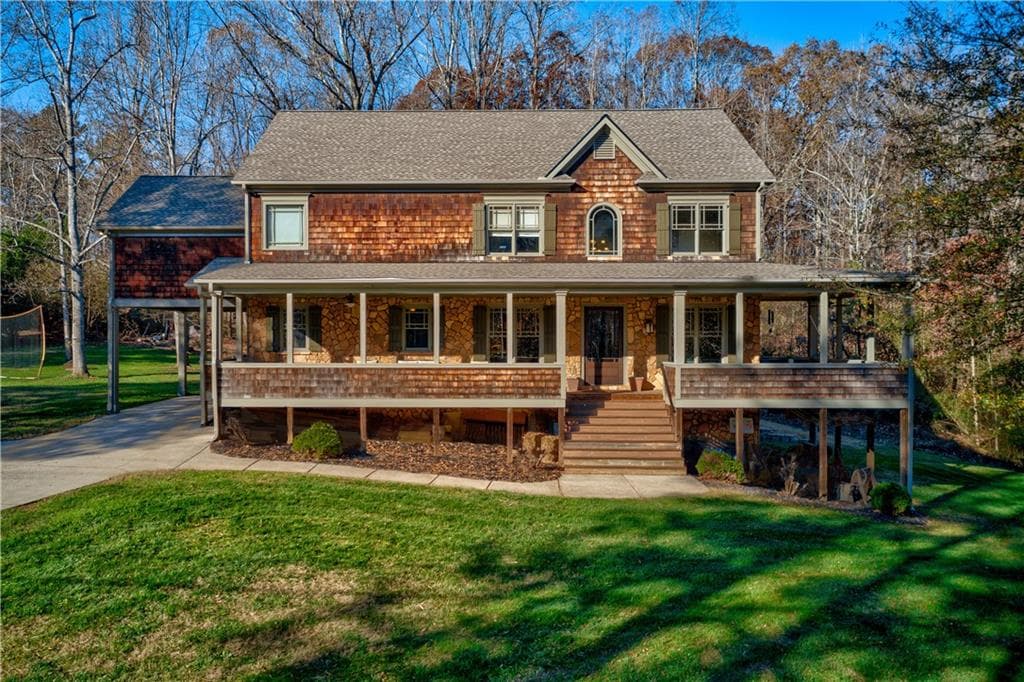 5 bedroom, 4 bathroom, 3,800 sq ft single family residence sold at 1290 Settles Road, Suwanee, GA 30024