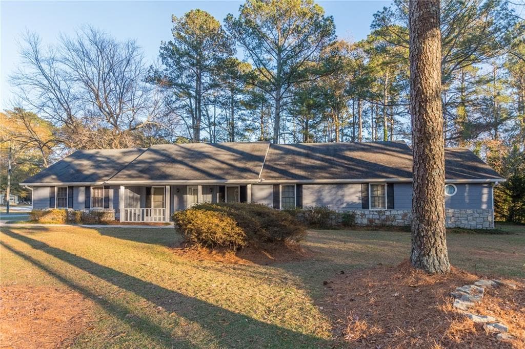 3 bedroom, 2 bathroom, 2,073 sq ft single family residence sold at 2114 North Road, Snellville, GA 30078