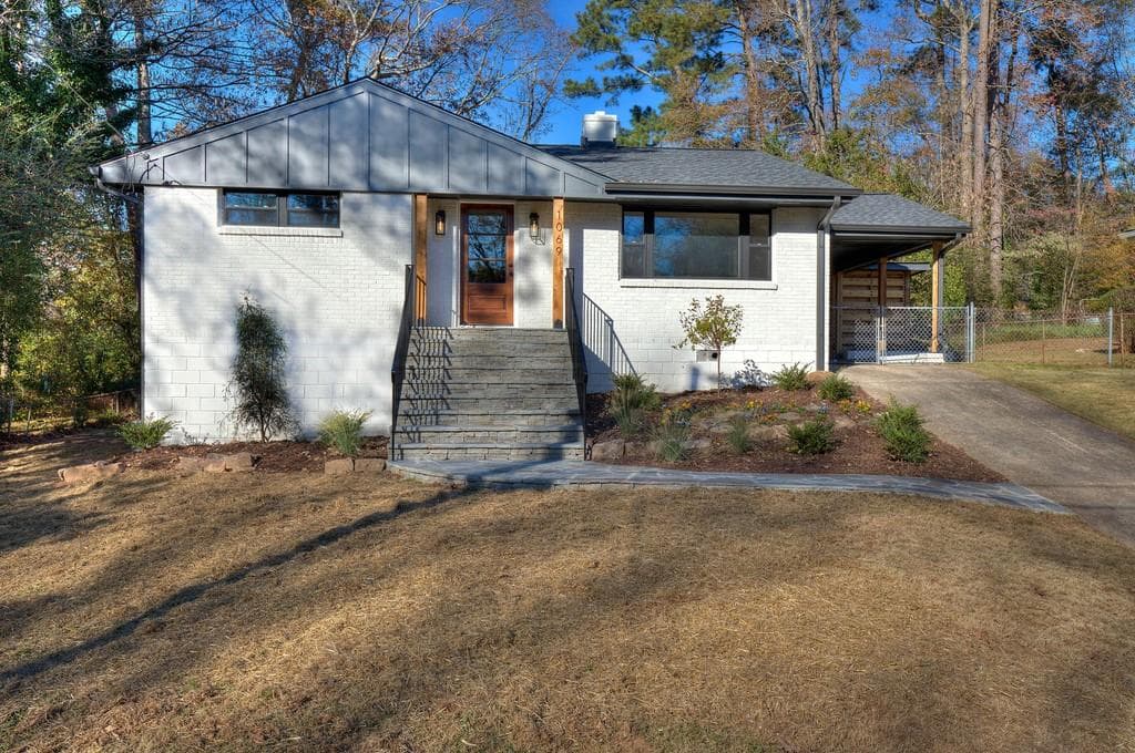 1069 Oakview Drive, Smyrna, GA 30080 — most recent listing photo