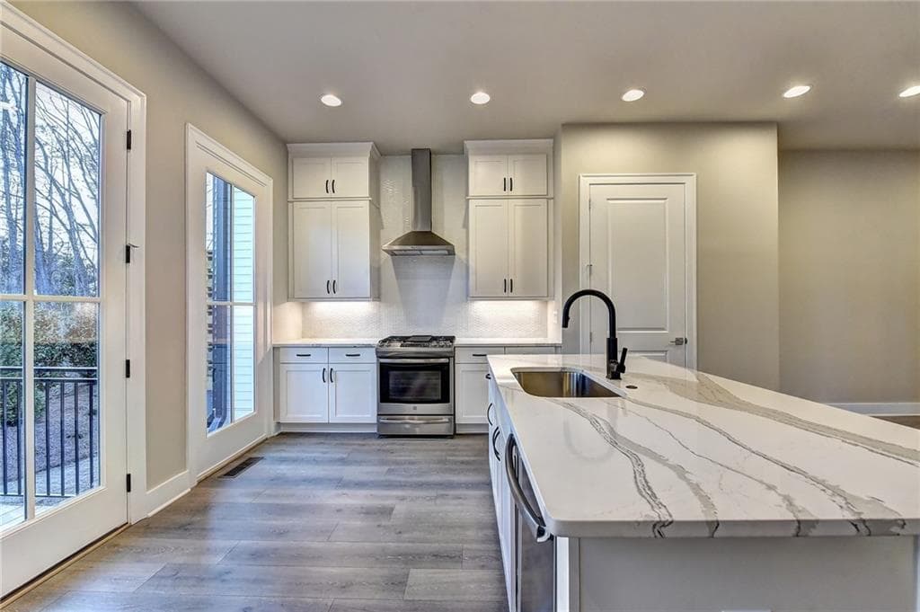 4 bedroom, 4 bathroom, 2,448 sq ft townhouse sold at 413 Bishop Lane 19, Woodstock, GA 30188