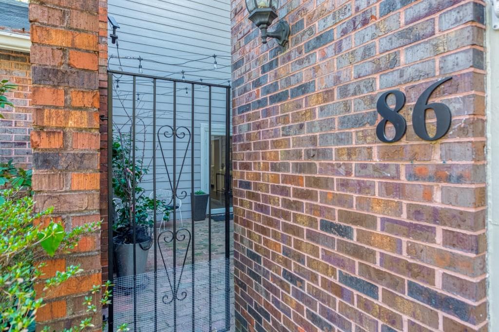 86 Spring Lake Place 86, Atlanta, GA 30318 — most recent listing photo