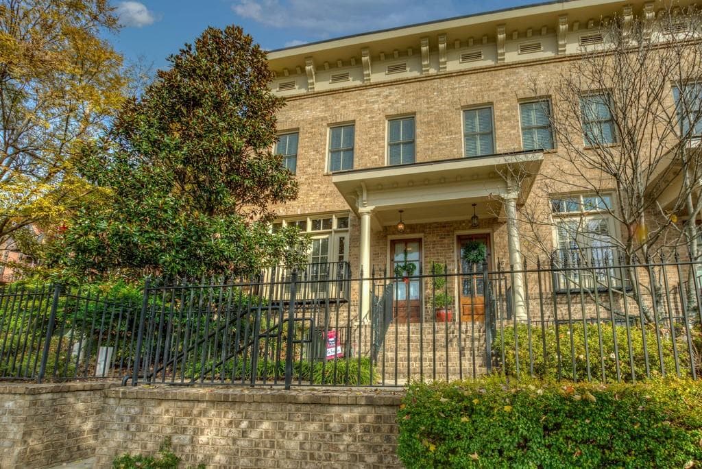 3 bedroom, 4 bathroom, 2,246 sq ft townhouse sold at 642 Ansley Circle, Atlanta, GA 30324