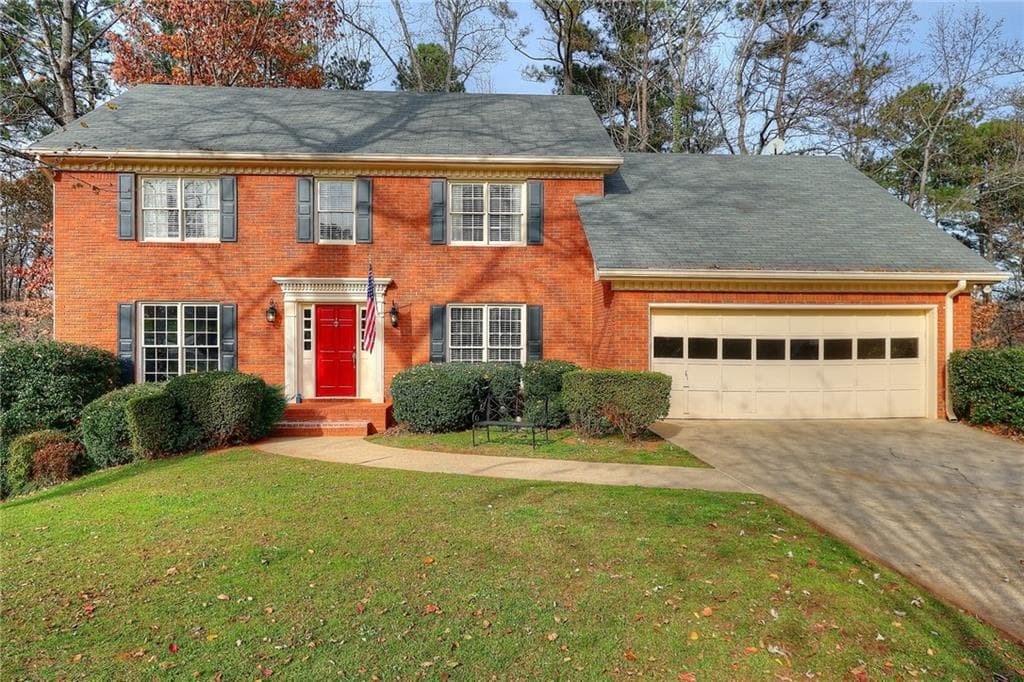 4 bedroom, 3 bathroom, 2,738 sq ft single family residence sold at 2960 Abbottswell Drive, Alpharetta, GA 30022