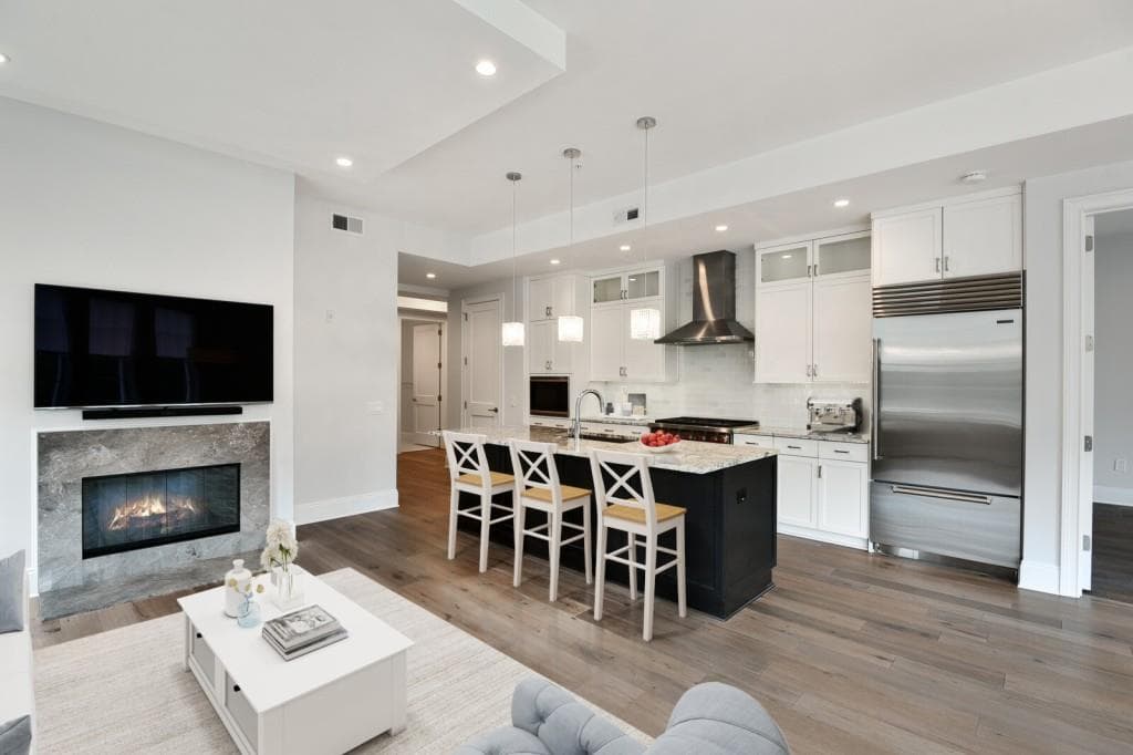 3 bedroom, 3 bathroom, 1,935 sq ft condominium sold at 58 Canton Street 204, Alpharetta, GA 30009