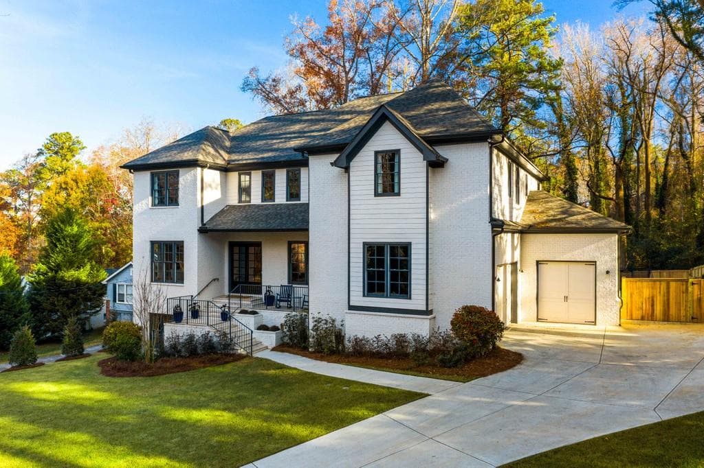 6 bedroom, 6 bathroom, 6,600 sq ft single family residence sold at 3059 Clarendale Drive, Atlanta, GA 30327