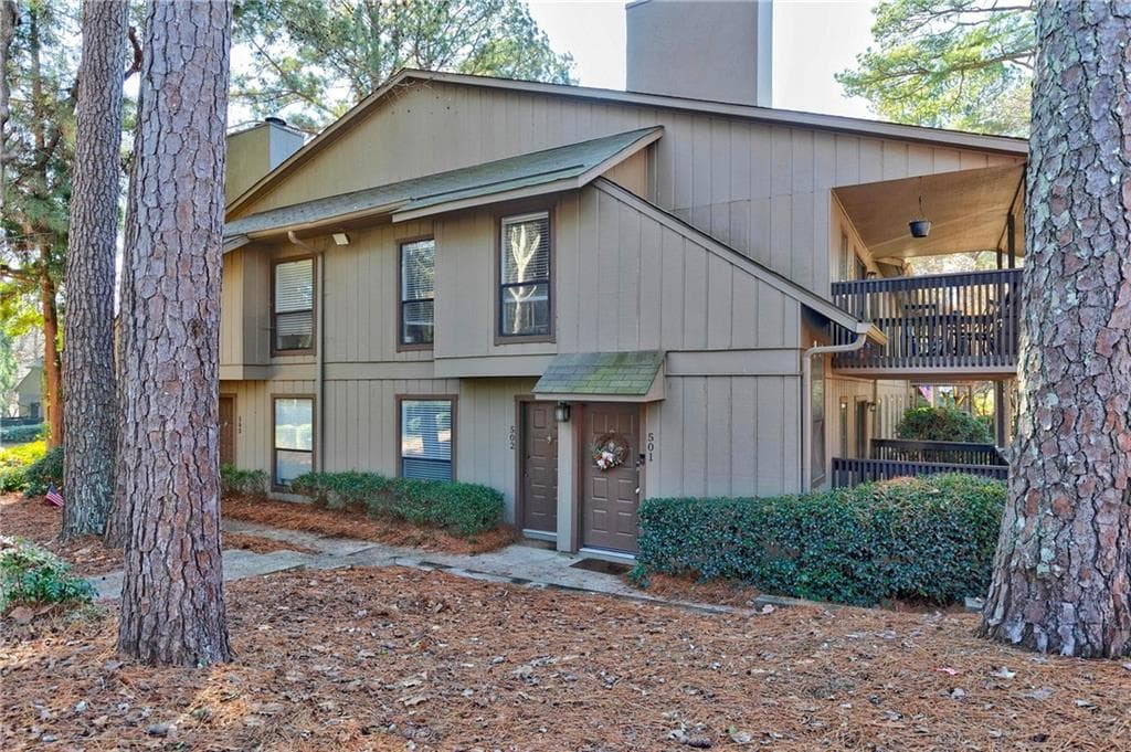 2 bedroom, 2 bathroom, 1,241 sq ft condominium sold at 502 Cumberland Court, Smyrna, GA 30080