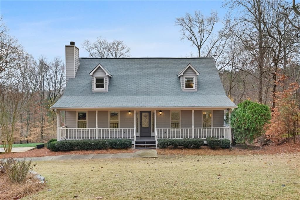 3 bedroom, 3 bathroom, 1,800 sq ft single family residence sold at 1600 Lake Louella Road, Suwanee, GA 30024