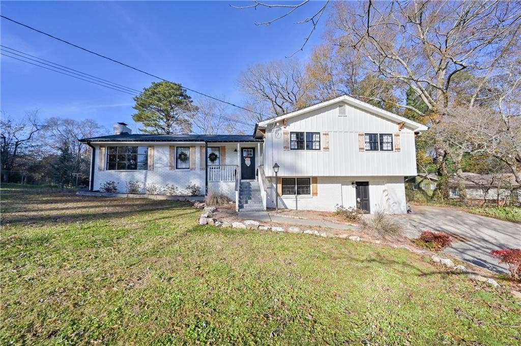 4 bedroom, 2 bathroom, 2,577 sq ft single family residence sold at 617 Evergreen Drive, Woodstock, GA 30188