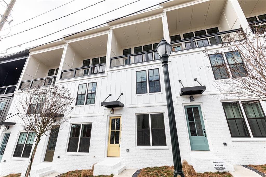 3 bedroom, 3 bathroom, 1,343 sq ft townhouse sold at 1227 Cushenberry Lane, Atlanta, GA 30318