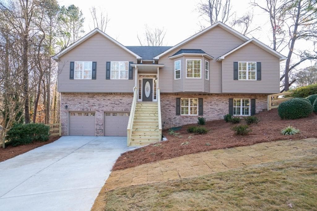 5 bedroom, 3 bathroom, 2,710 sq ft single family residence sold at 320 Spring Ridge Drive, Roswell, GA 30076