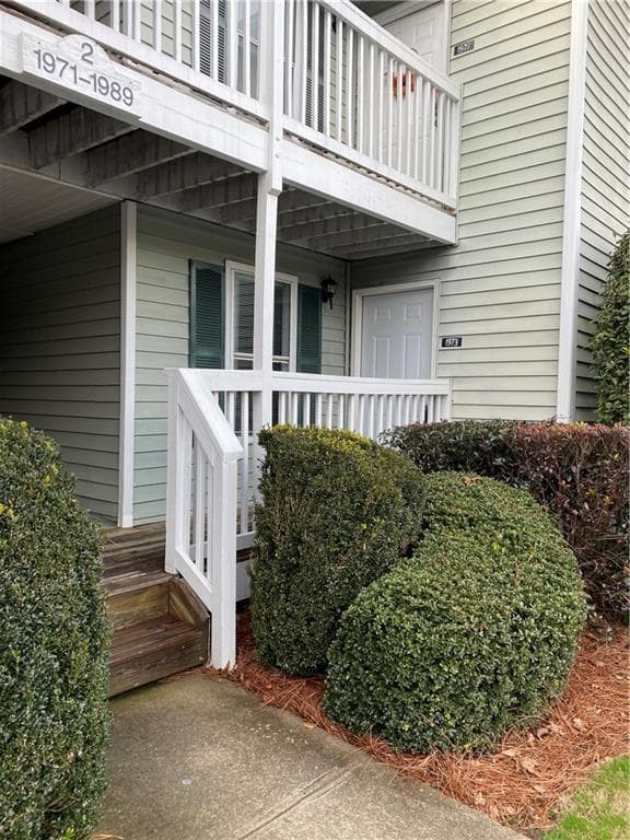 2 bedroom, 2 bathroom, 1,150 sq ft condominium sold at 1973 Brian Way, Decatur, GA 30033