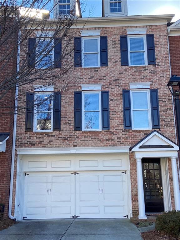 4 bedroom, 4 bathroom, 2,256 sq ft townhouse sold at 4305 Village Green Drive, Roswell, GA 30075