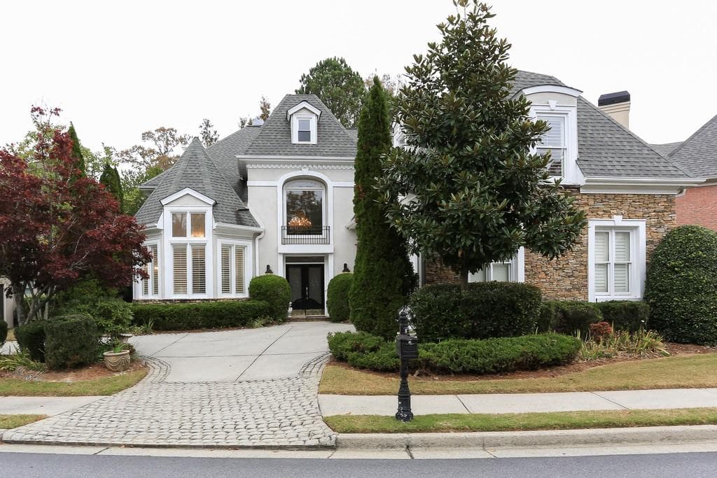 1870 River Falls Drive, Roswell, GA 30076 — most recent listing photo
