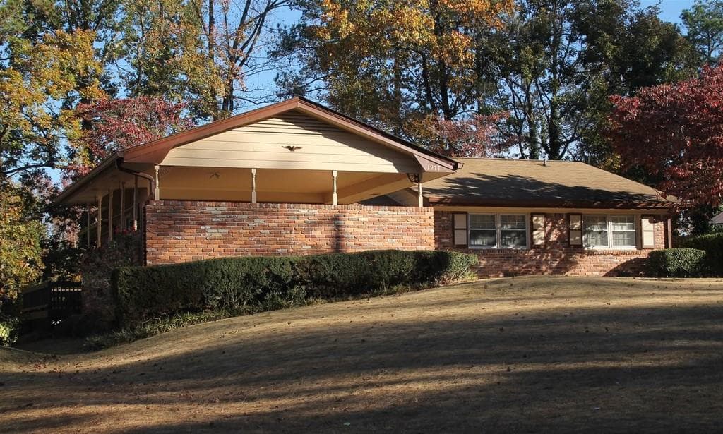 1977 Copperfield Circle, Decatur, GA 30035 — most recent listing photo
