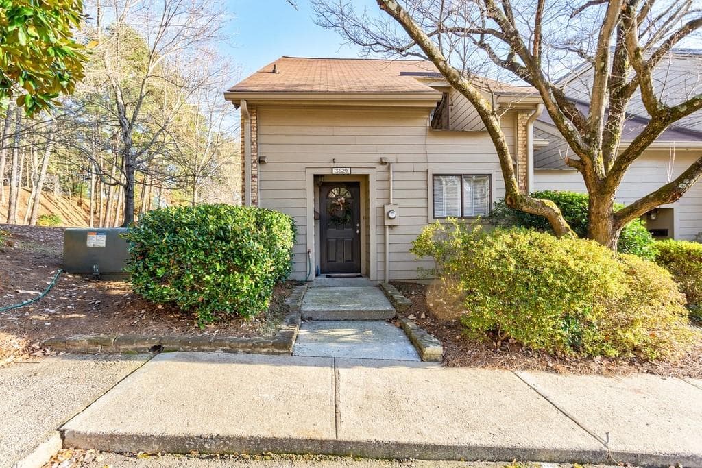 2 bedroom, 3 bathroom, 1,288 sq ft condominium sold at 3629 Stonewall Court, Atlanta, GA 30339