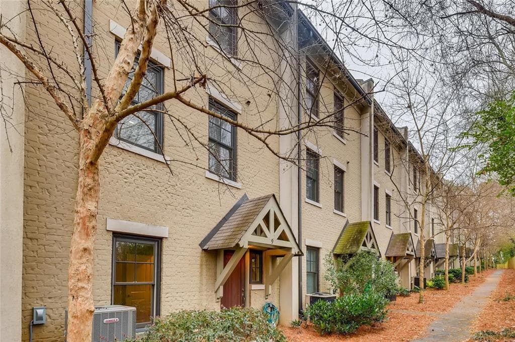 9 Knob Hills Circle 9, Decatur, GA 30030 — most recent listing photo