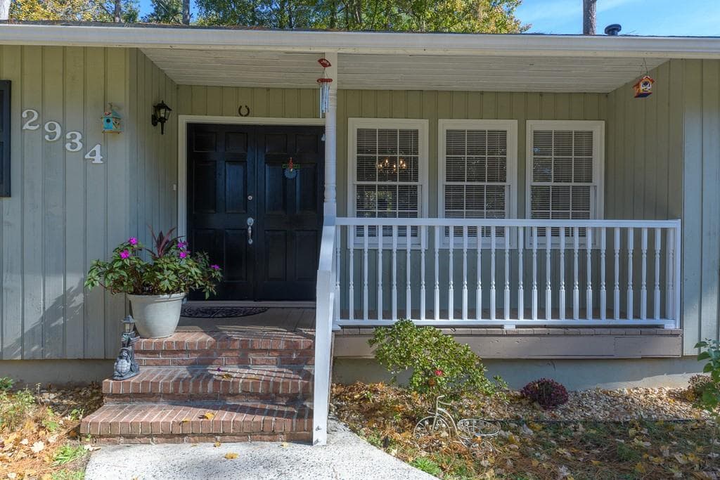 4 bedroom, 3 bathroom, 2,456 sq ft single family residence sold at 2934 Leasa Court, Marietta, GA 30066