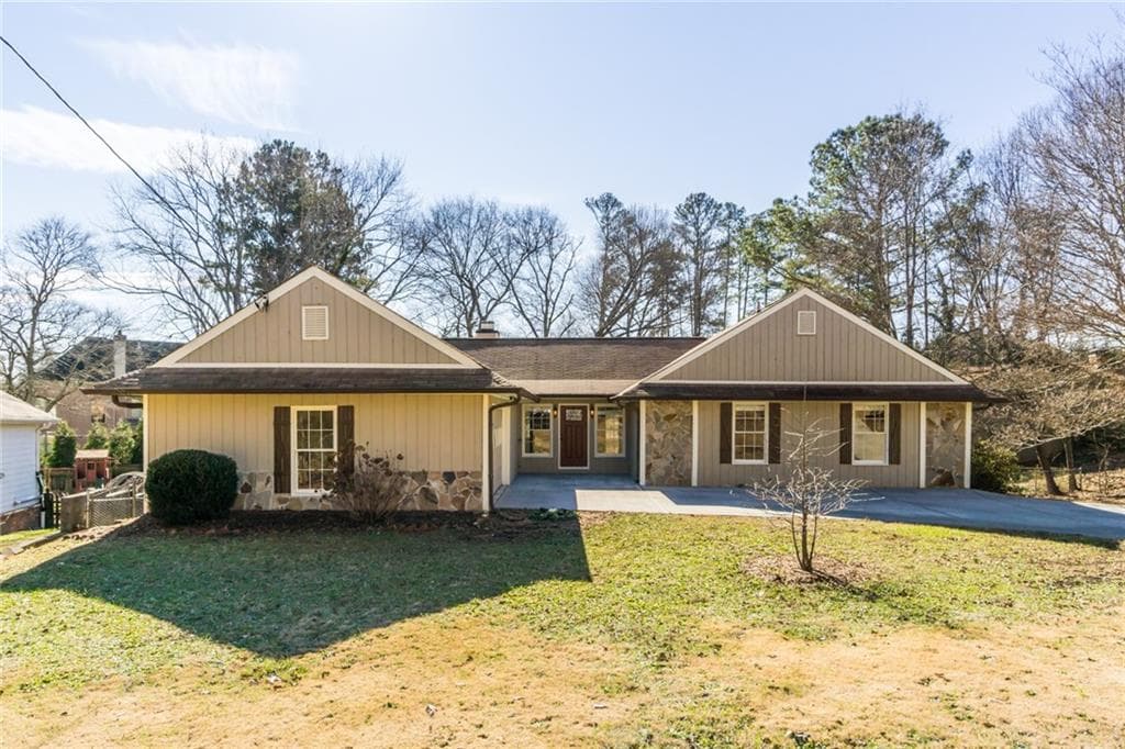 3 bedroom, 3 bathroom, 2,032 sq ft single family residence sold at 2894 Dellinger Drive, Marietta, GA 30062