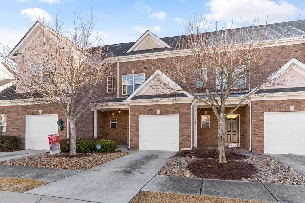 3925 PRINCETON LAKES Pass, Atlanta, GA 30331 — most recent listing photo