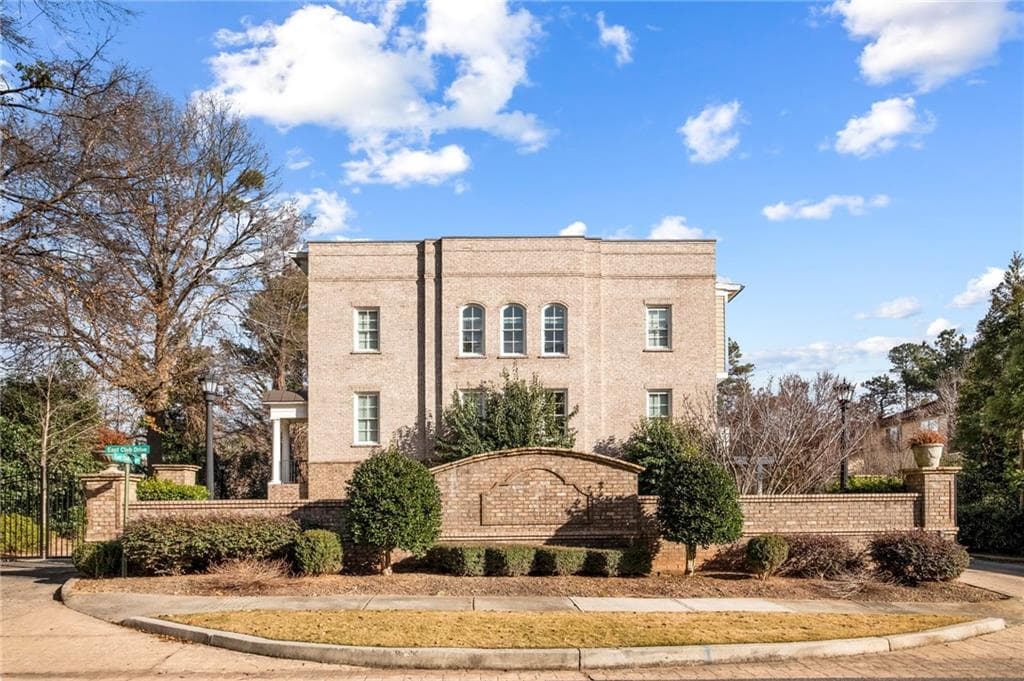 3 bedroom, 4 bathroom, 2,271 sq ft townhouse sold at 1035 E Club Court, Atlanta, GA 30319