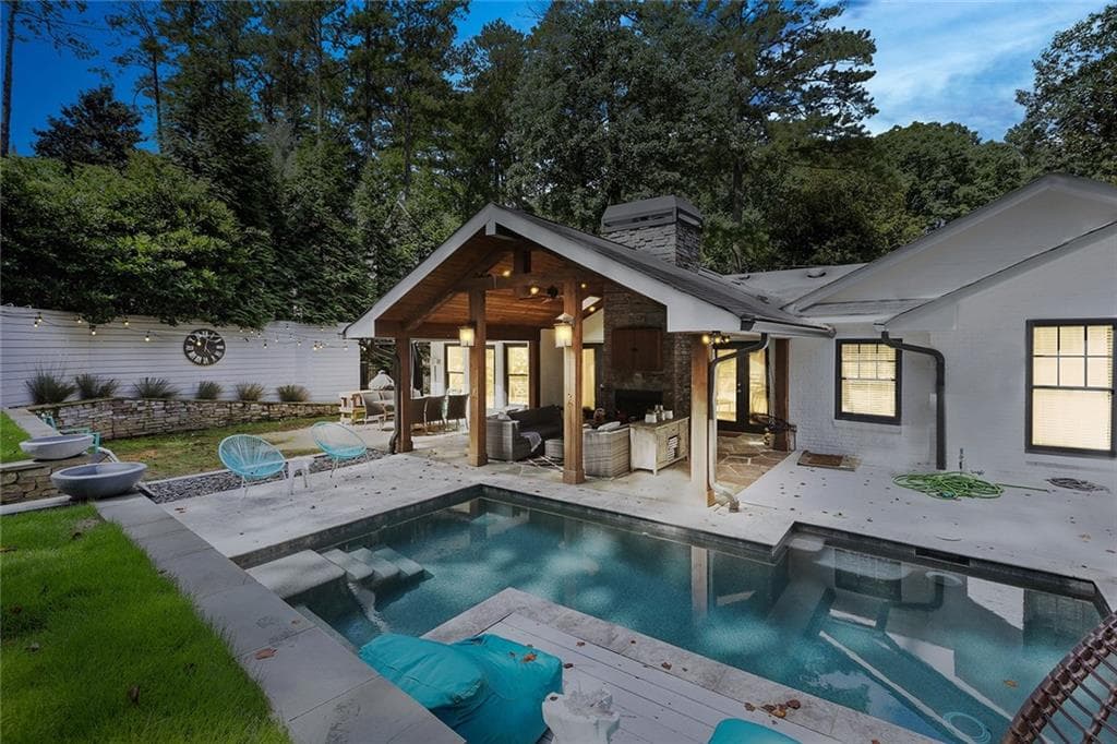 4 bedroom, 4 bathroom, 3,600 sq ft single family residence sold at 3895 Wieuca Terrace, Atlanta, GA 30342