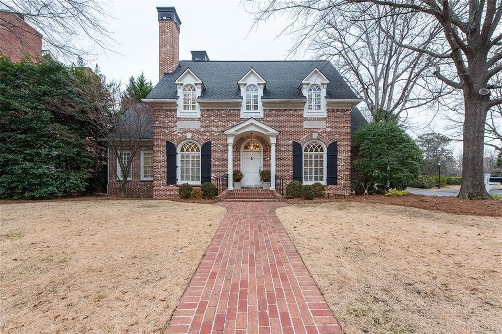 4 bedroom, 4 bathroom, 3,990 sq ft single family residence sold at 661 Collier Commons Circle, Atlanta, GA 30318