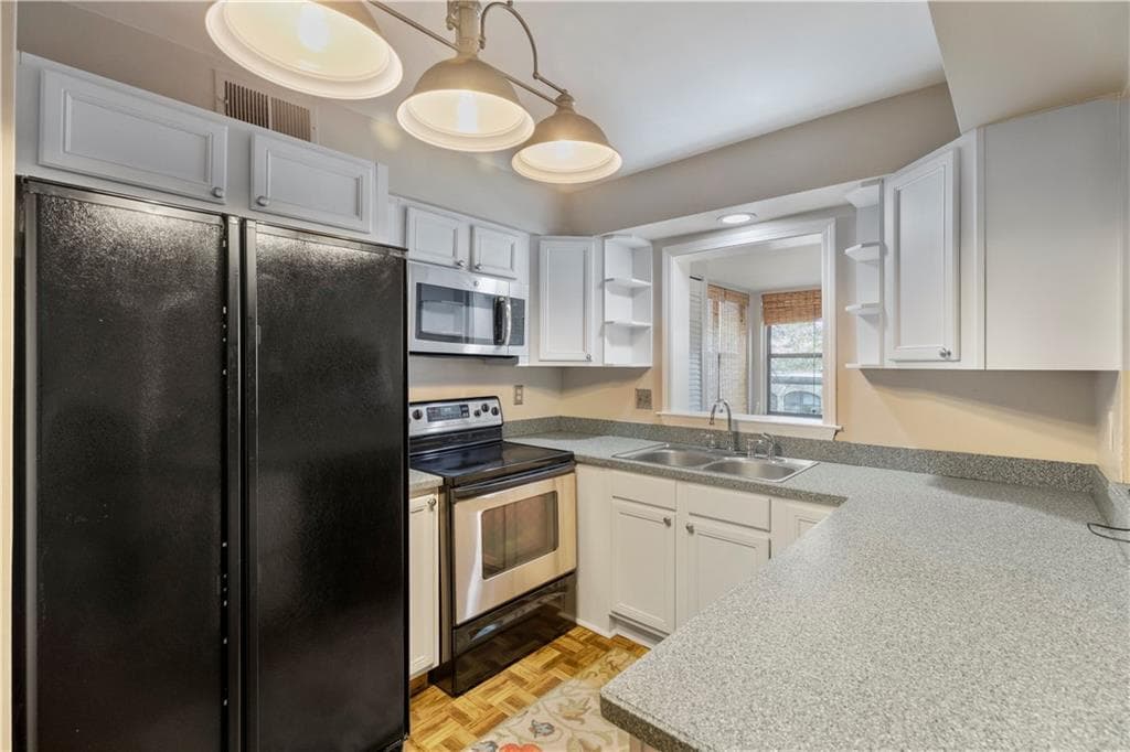 2 bedroom, 2 bathroom, 1,163 sq ft condominium sold at 111 Rosaire Place, Atlanta, GA 30327