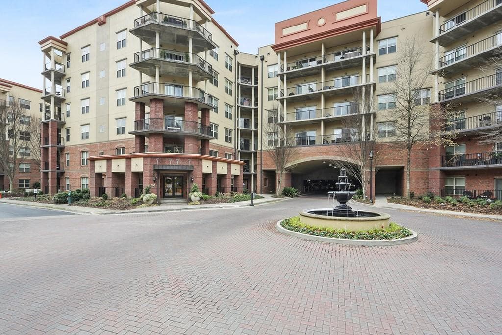 2 bedroom, 2 bathroom, 1,172 sq ft condominium sold at 200 River Vista Drive 714, Atlanta, GA 30339