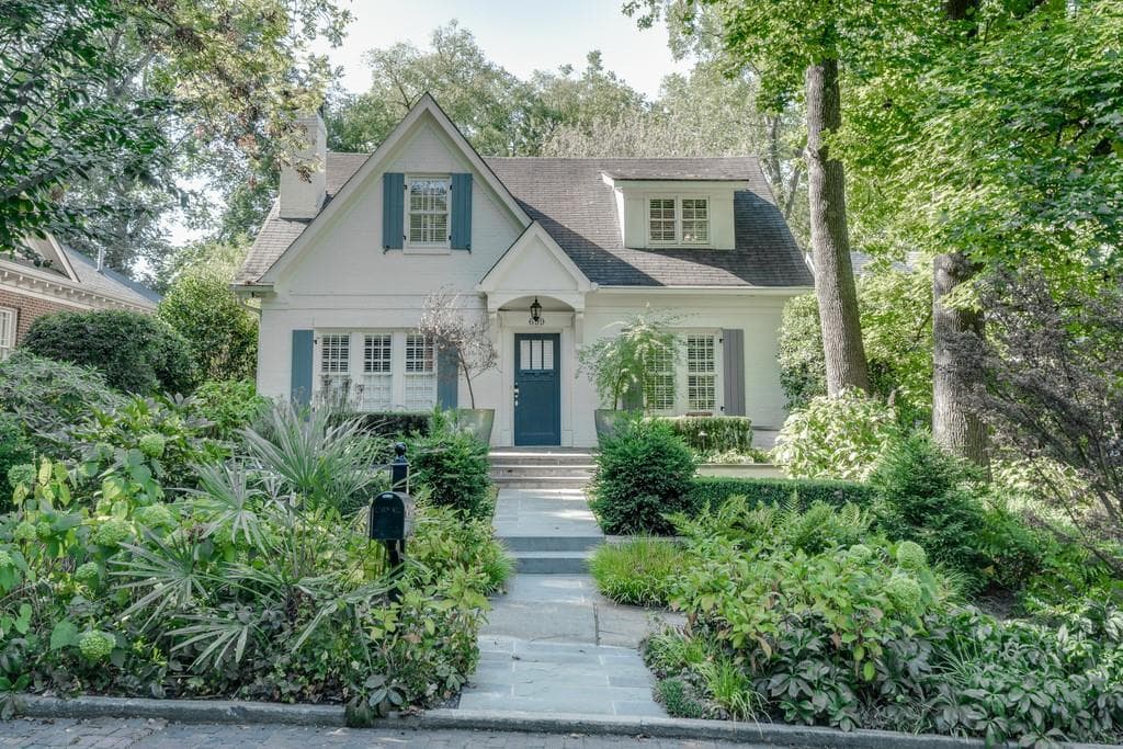 5 bedroom, 5 bathroom, 3,884 sq ft single family residence sold at 699 Cooledge Avenue, Atlanta, GA 30306 — photo 1 of 1